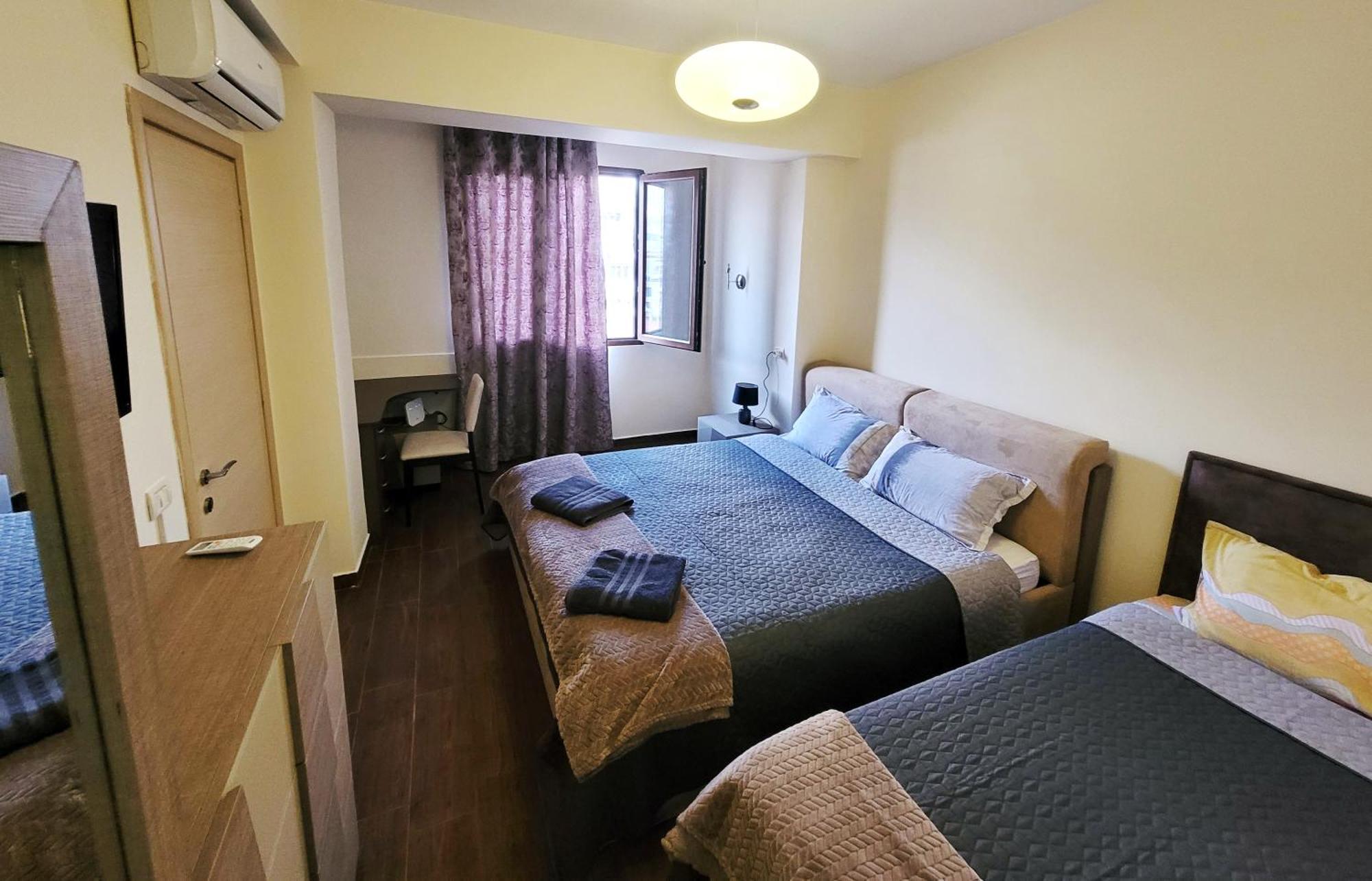 Spacious And Cozy Apartment Tirana Esterno foto